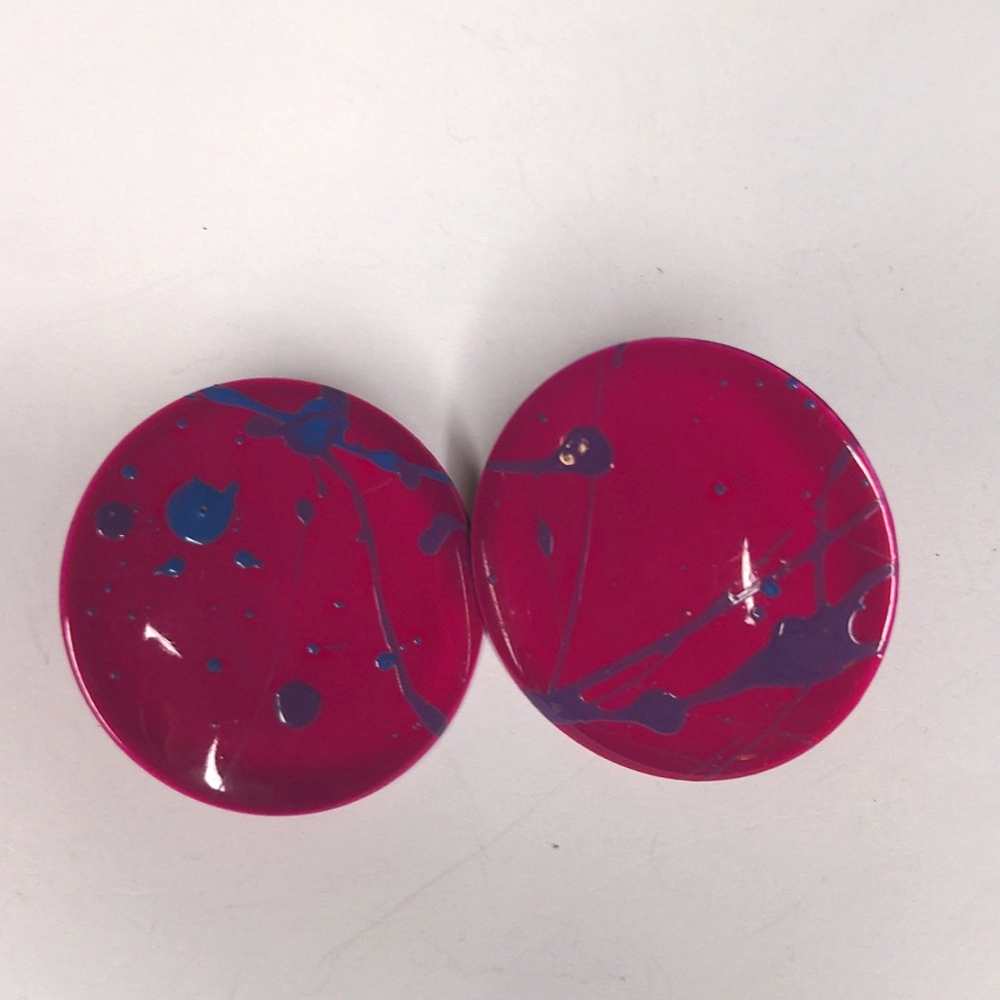 Vintage 80s Acrylic Earrings Hot Pink Purple Paint Splatter Round Pierced